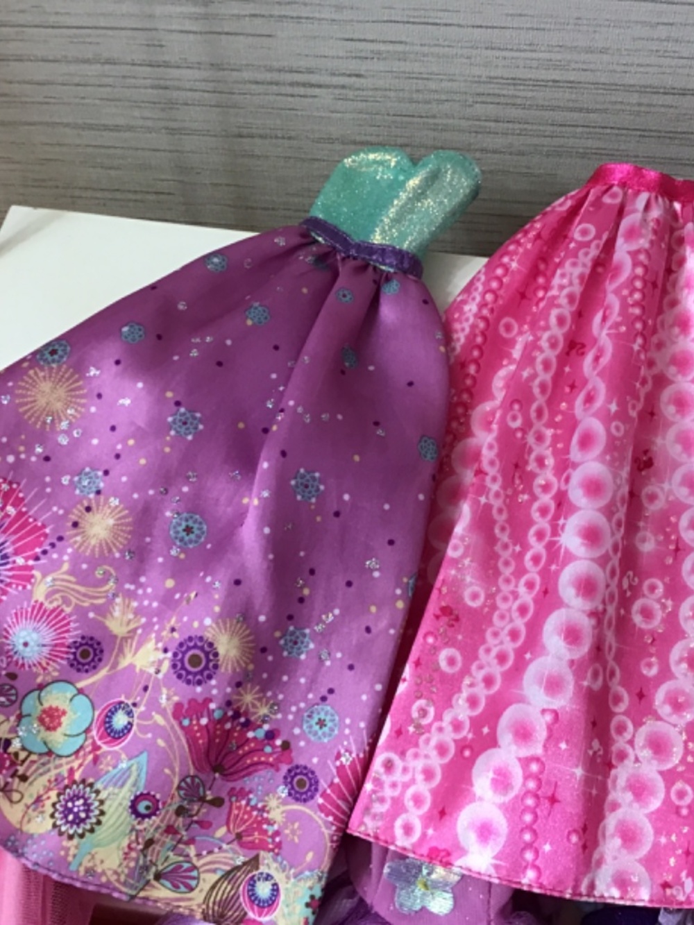 Barbie Doll and Flower Clothes - Picture 8 of 11